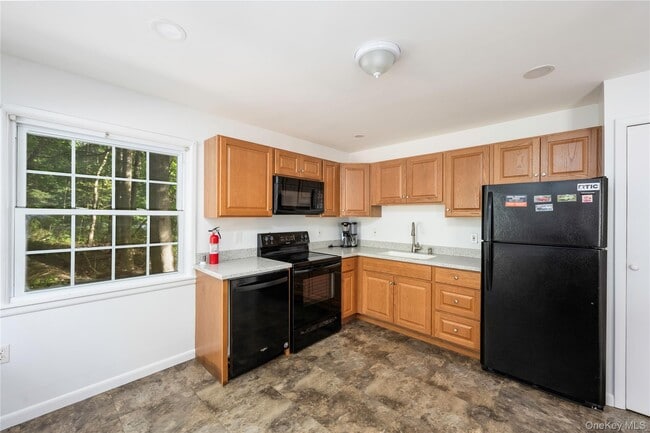 Building Photo - 71 Arthursburg Rd