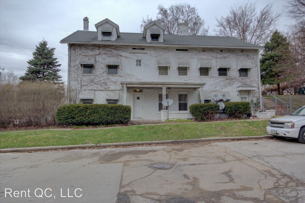 Primary Photo - 832 W 8th St