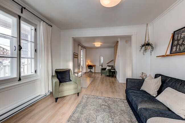 Building Photo - 1142 Avenue Royale-SI FL1-ID1634791P