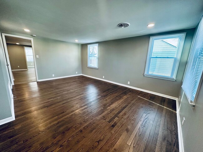 Foto del edificio - {612} Fully Remodeled Ranch in Olathe + Or...