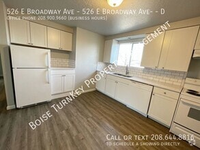 Building Photo - 526 E Broadway Ave