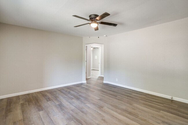 Foto del edificio - Remodeled 2 Bed 1 Bath Home Ready for New ...