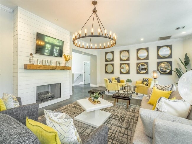 Photo - The Avenues of Lakeshore Apartments