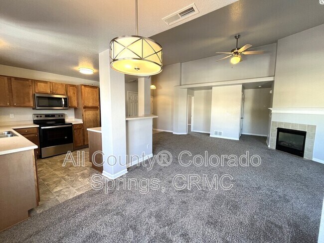Foto del edificio - 7045 Ash Creek Heights
