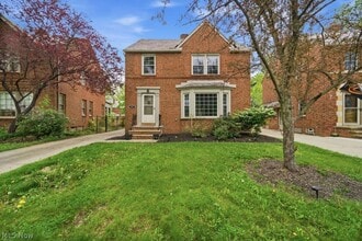 Building Photo - 2391 Channing Rd
