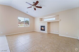 Building Photo - 5086 Echo Shire Ave