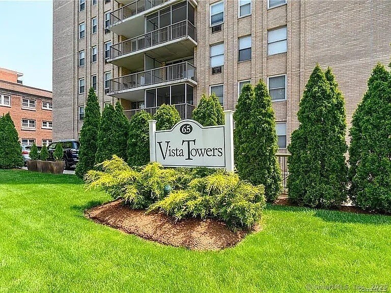 Foto principal - 65 Glenbrook Rd