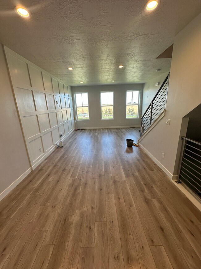 Foto del edificio - 5781 W Lake Ave