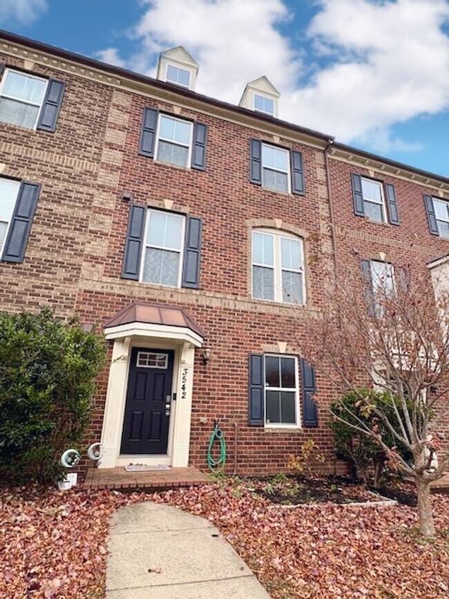 Building Photo - 3542 Spring Street S