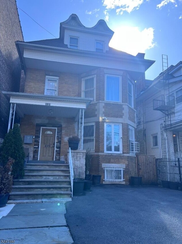 Primary Photo - 439 Mt Prospect Ave