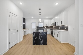 Building Photo - 8129 Safebuy St