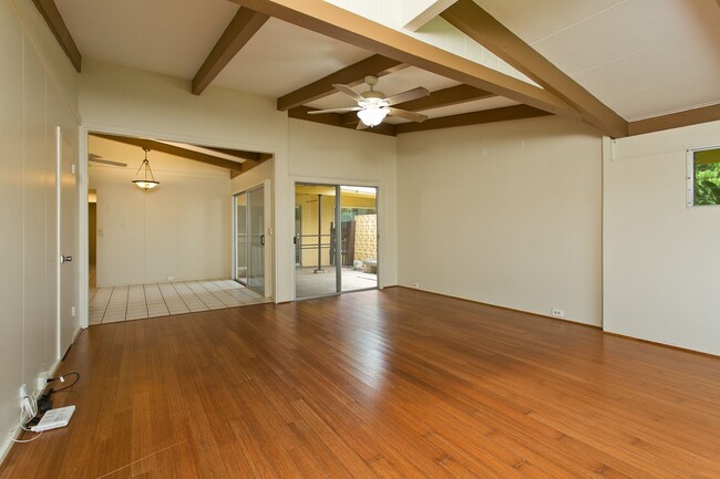 Building Photo - AVAILABLE NOW...Single Family Home in Kailua 4 bedroom 3 bath