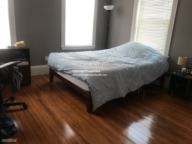 Building Photo - 4 br, 1 bath  - 368 Broadway # 2LR