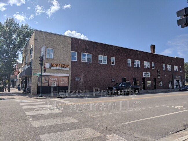 Building Photo - 204 W Lincoln Ave