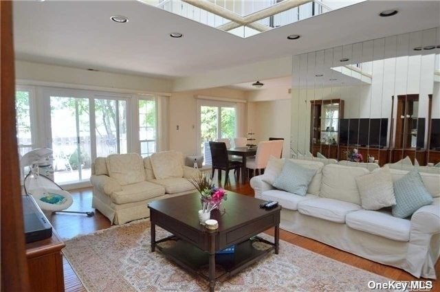 Foto del edificio - 95 Woodlake Dr W