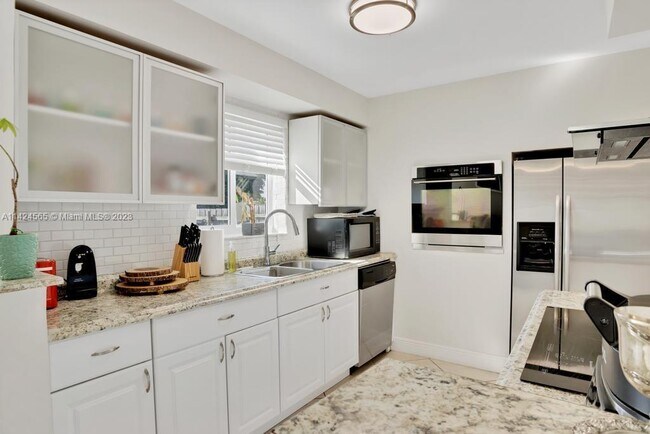 Foto del edificio - 4741 SW 42nd Ter