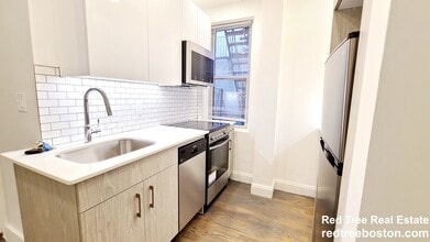 Building Photo - 111 Park Dr