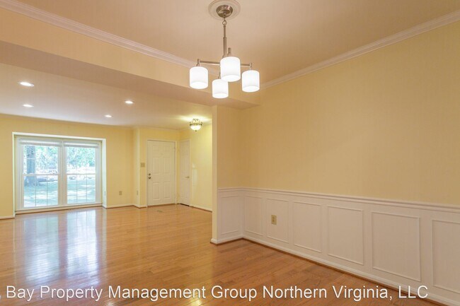 Building Photo - 3 br, 2.5 bath House - 4727 GAINSBOROUGH DR