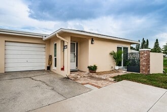 Building Photo - 2735 Sherbrooke Ln