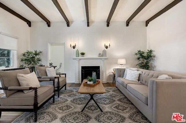 Foto del edificio - 316 N Sycamore Ave
