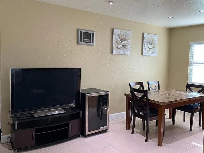 Foto del edificio - 4220 Fifth Ave