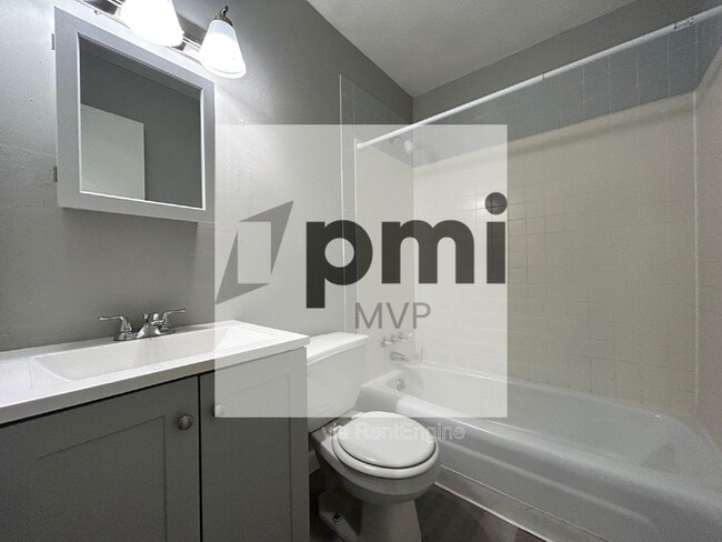 Building Photo - 3029 Rotunda Ct S