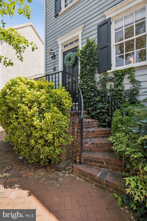 Foto del edificio - 1627 34th St NW