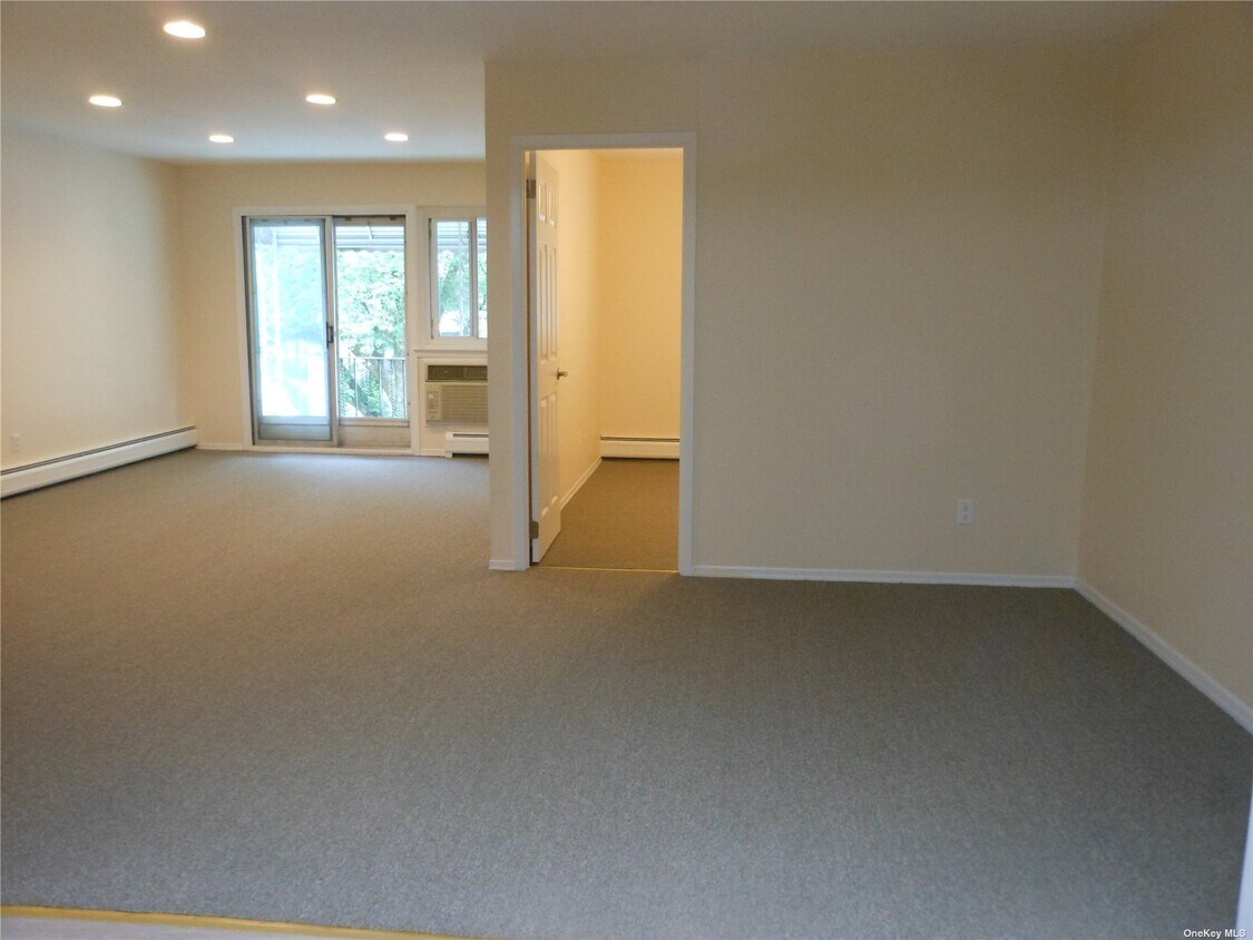 Primary Photo - 120-19-120-84 84th Ave