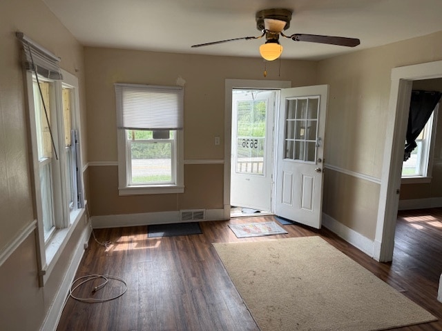 Building Photo - 5636 Des Plaines Ct
