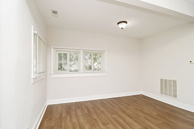 Building Photo - 603 Altavista Ave