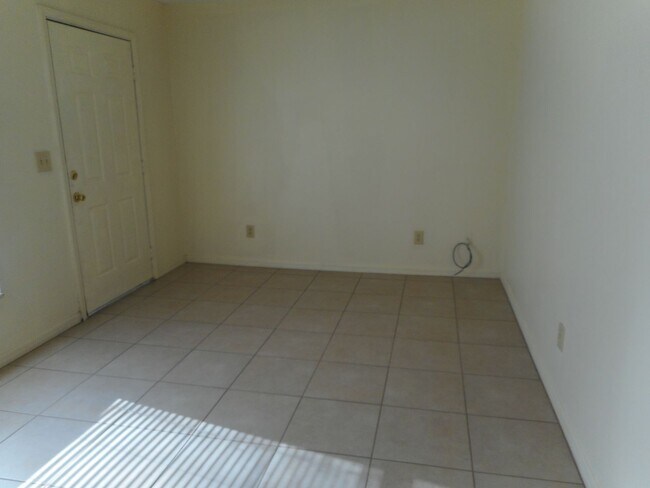 Foto del edificio - 914 NW 59th Ave