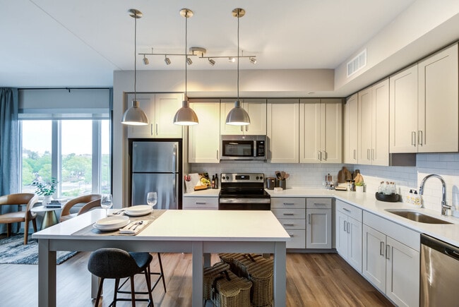 Vista Fairfax Corner apartments — community photo - Vista Fairfax Corner