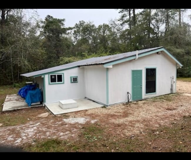 Foto del edificio - 62067 Military Rd