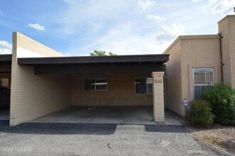 Building Photo - 1177 N Sonoita Ave