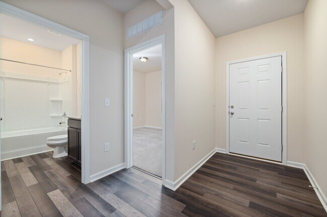 Building Photo - Available on July 10! One level ranch house with 4 bedroom in Raleigh