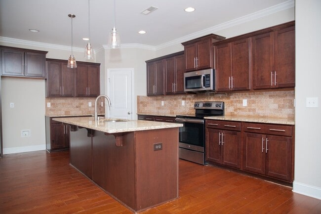 Foto del edificio - 4 Bedroom 2 Bathroom Rental in Cullman City.