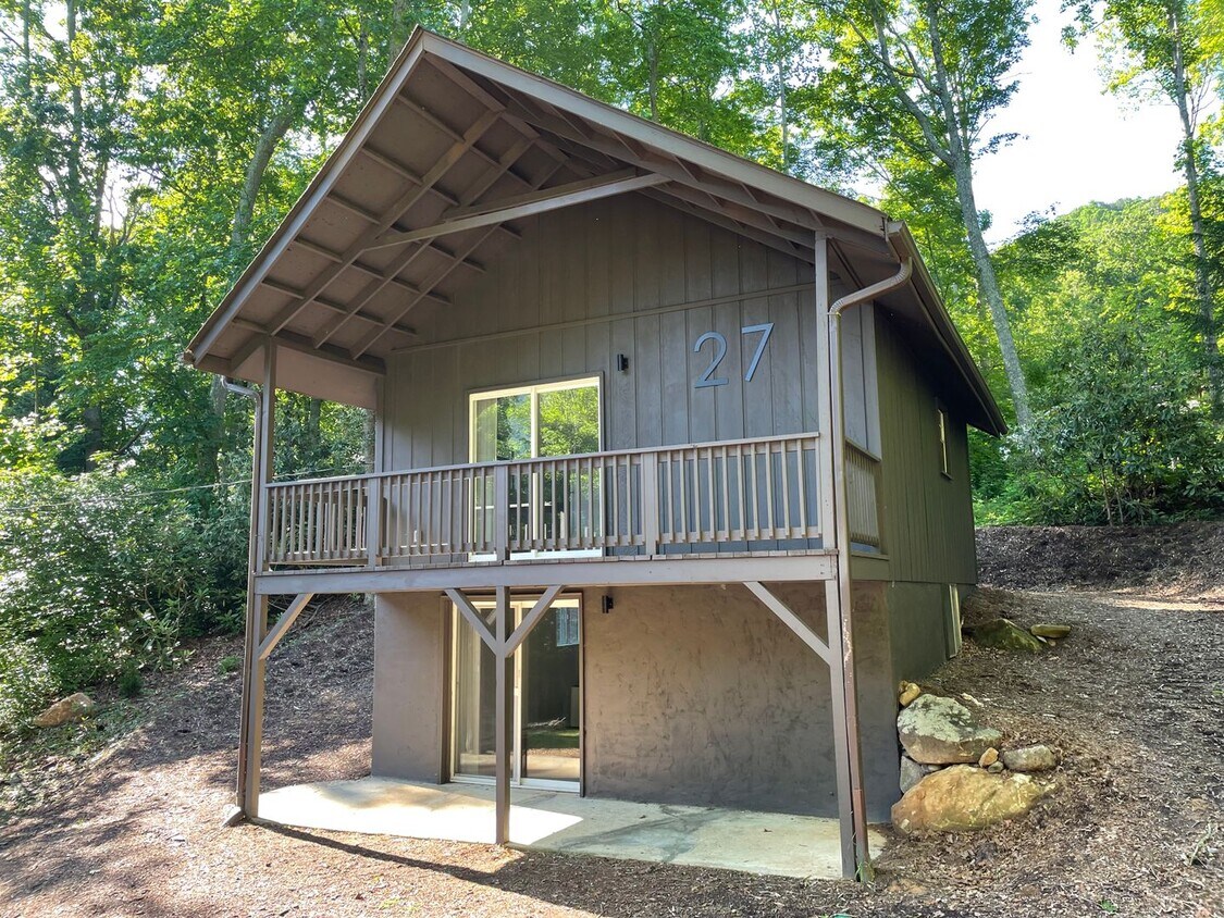 27 Heritage Mountain Pl, Fairview, NC 28730 House Rental in Fairview