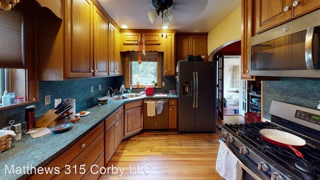 Building Photo - 4 br, 2.5 bath House - 315 Corby Blvd