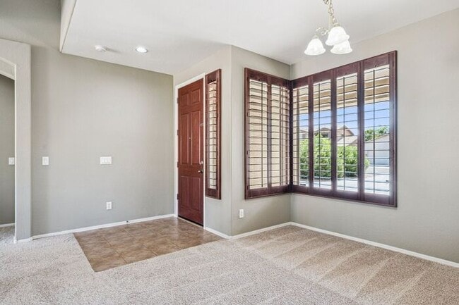 Foto del edificio - Beautiful 4 bedroom three bath home!