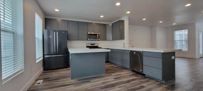 Building Photo - 3843 Mossmorran Ln
