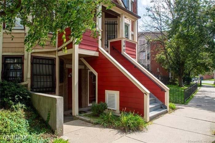 Primary Photo - 140 Maple Ave