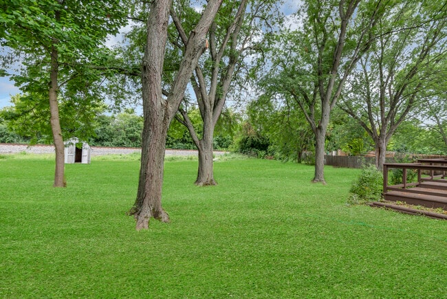 Building Photo - 30W274 Brighton Ct