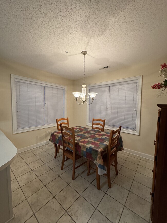 Foto del edificio - 5650 Barefoot Resort Bridge Rd