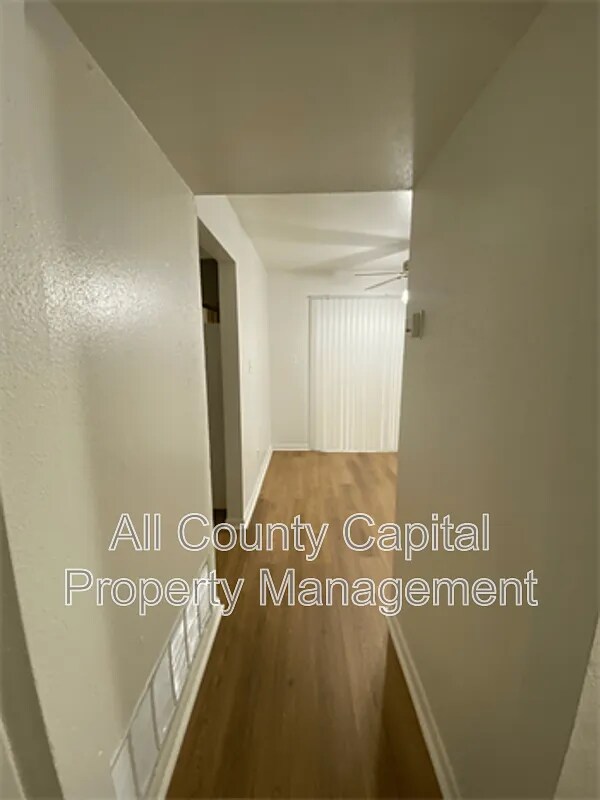 Foto del edificio - 829 Ken St