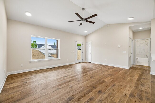 Foto del edificio - 553 Skyview Dr