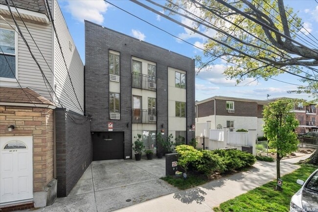 Building Photo - 6641 69th St