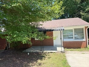 Building Photo - 903 Richland St