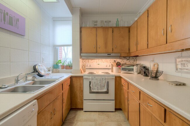 Foto del edificio - 904 Brightwood Manor Dr