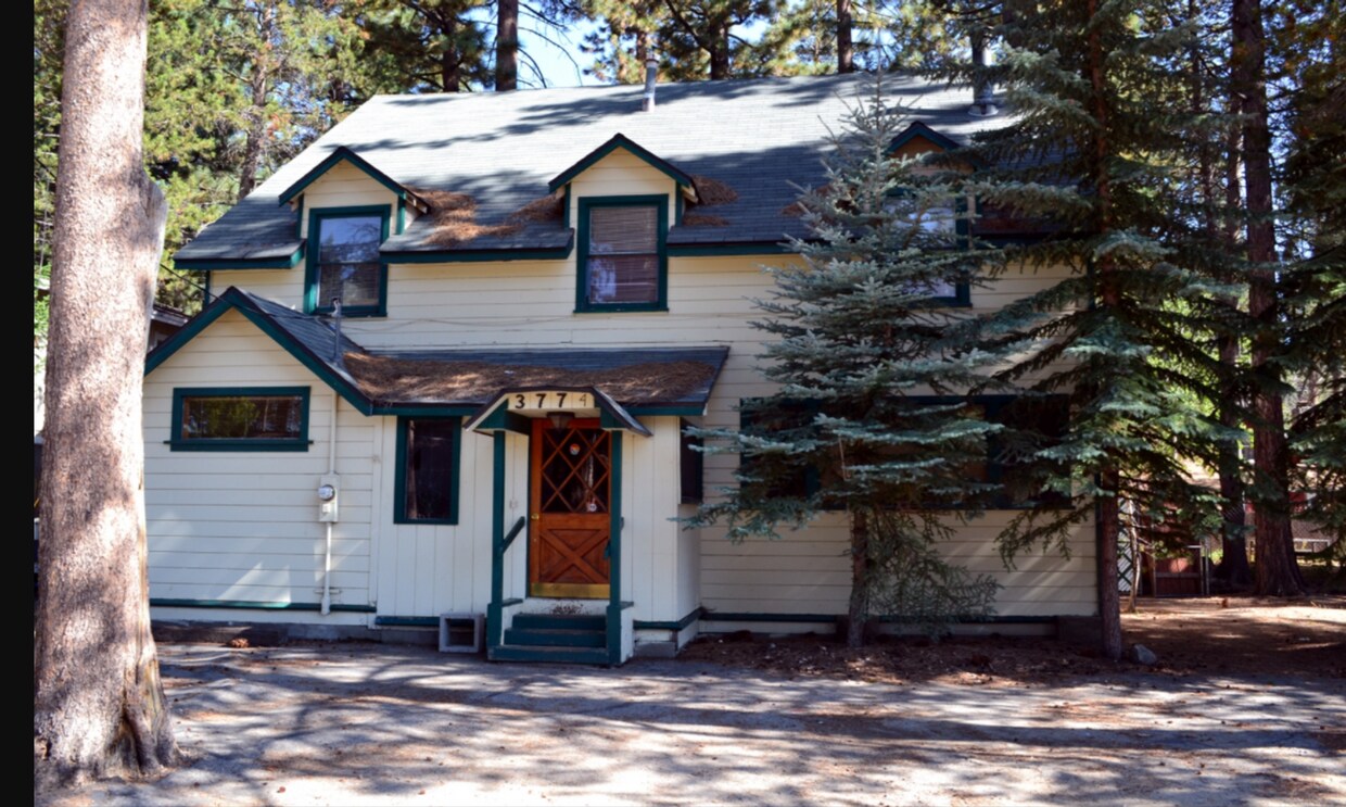 Primary Photo - Furnished 8 bedroom Seasonal or Long term ...