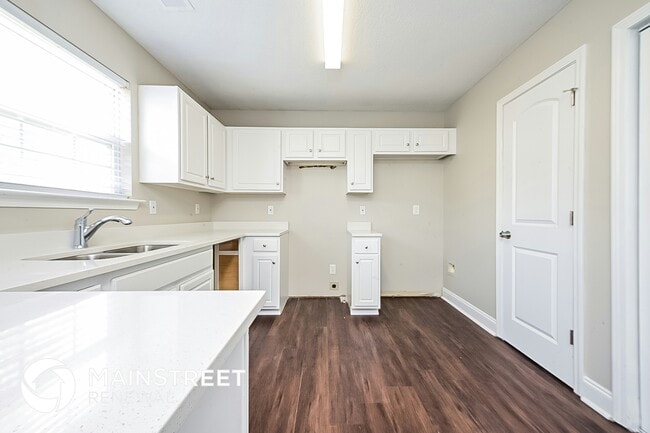 Building Photo - 357 Coral Cir